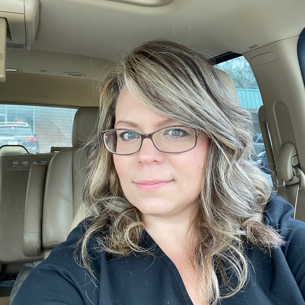 Meet your Posher, Stephanie